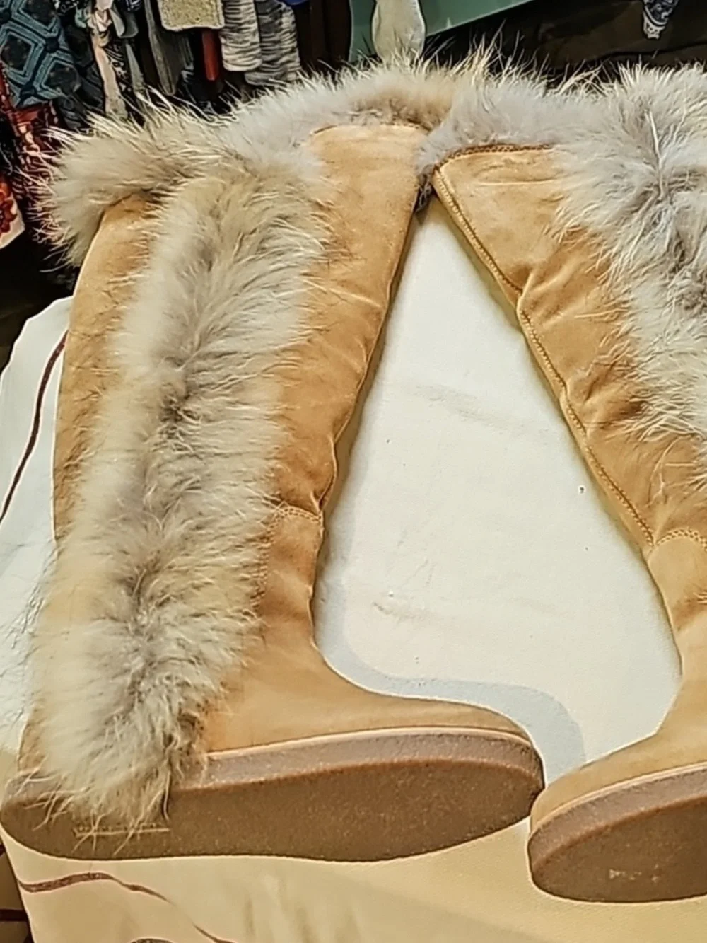 Koolaburra stylish tan